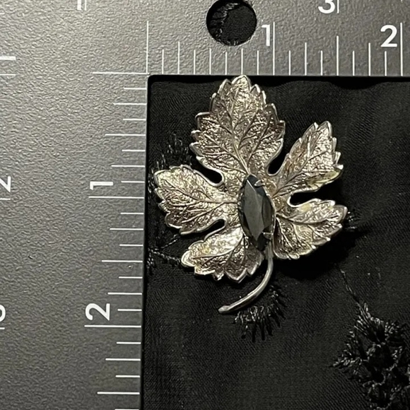 Unique Genuine Hematite Sterling Silver Leaf Pin - Picture 3 of 5